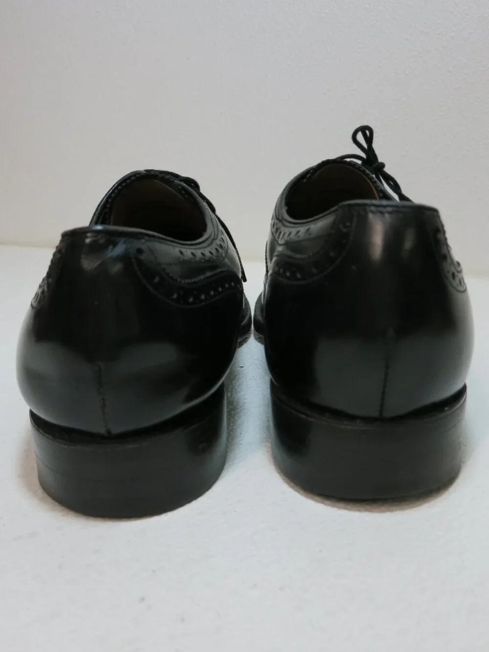 Johnston & Murphy Limited Brogue Wingtip Leather Dress Oxfords Men's Footwear 9